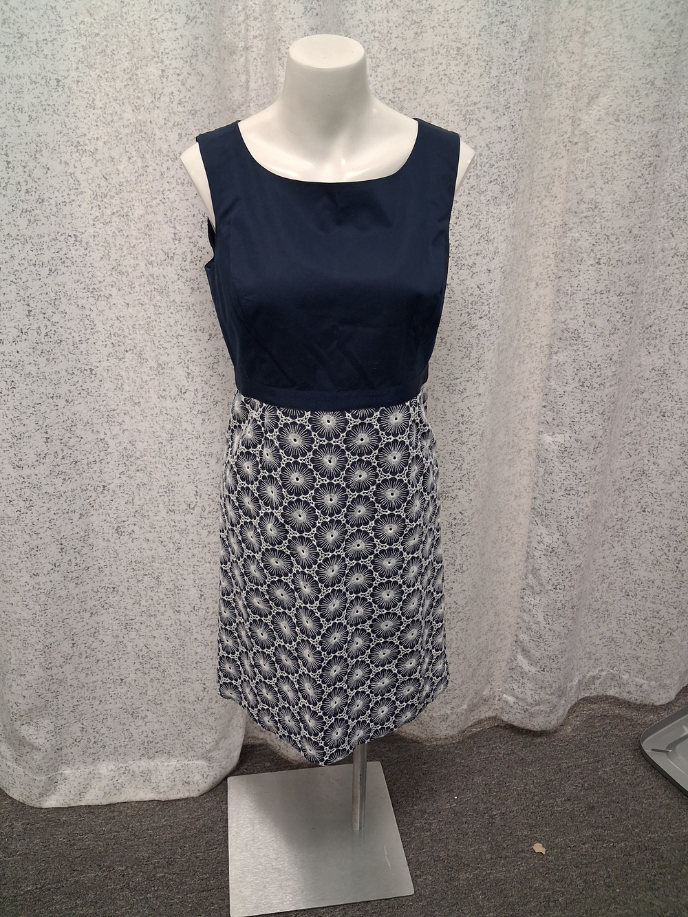 Vineyard Vines Navy Sleeveless Sheath with White Floral Skirt